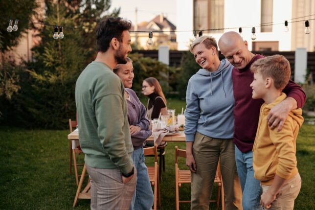 se retrouver, ensemble, retrouvailles, repas, apéro, apéritif